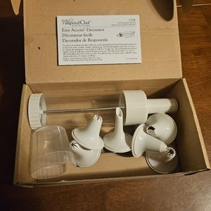 The Pampered Chef Easy Accent Decorator #1778